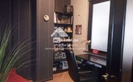 იყიდება გარემონტებული 4 ოთახიანი ბინა საბურთალოზე ახლადაშენებულ კორპუსში იზოლირებული სამზარეულოთი 2 საძინებელით, 1 კაბინეტის ოთახით, სველი წერტილით, აივანით, ვერანდით, მიწისქვეშა ავტოფარეხით, ბინა არის გამჭოლი ნათერლი, ახალი გარემონტებული უახლესი სამშენებლო მასალებით, სრული ავეჯით და ტექნიკით img
