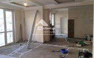იყიდება სამოთახიანი ბინა თარხნიშვილზე. ბინა ბარდება უმოკლეს ვადაში სრული მწვანე კარკასის მდგომარეობაში იზ სამზარეულოთი, მისაღები ოთახით 2 საძინებელით, 2 სველი წერტილით, 2 აივანით, (7. კვ.მ და 3 კვ.მ) ბინაში გასაკეთებელია თქვენი დიზაინის შპალერი და ლამინატი, სტიაშკა(იატაკი მოჭიმულია) ტიხრები სრულად გაკეთებულია( ელექტროობა გიფსო კარდონი) ჭერი გაკეთებულია, ბინა არის კუთხის ნათელი აქვს არაჩვეულებრივი ხედები როგორც მთაწმინდა ასევე კუს ტბის მხარეს კორპუსი მოწესრიგებული და დასრულებულია img
