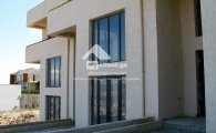 იყიდება დუპლექსის ტიპის ბინა, კაკლებში. ბინა არის თეთრი კარკასის მდგომარეობაში, სამი იზოლირებული საძინებელით, ორი აივნით, 200 კვ. კერძო ეზოთი და ავტოფარეხით. ბინაში არის ყველა საჭირო კომუნიკაცია. img