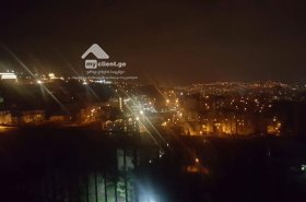 იყიდება 3 ოთახიანი ბინა ნუცუბიძის 3 ლატოზე ახლადაშენებულ კორპუსში სტუდიოს მისარები ოთახით, 2 საძინებელით, 1 სველი წერტილით, 2 აივანით, ნაწილობრივი ავეჯით და ტექნიკით img