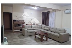 იყიდება 4 ოთახიანი ბინა საბურთალოზე, კარტოზიას ქუჩაზე, პრესტიჟულ და მოწესრიგებულ საცოხვრებელ კომპლექსში, ბინა არის სრულად გარემონტებული,იზოლირებულისამზარეულოთი, მსიაღები ოთახით, 3 საძინებლით, 2 სველი წერტილით, ყველა ოთახს აქვს აივანი, ბინა ქირავდება ავეჯით და ტექნიკით, სრული კომფორტით.
2 მანქანაზე გატვლილი ავტოფარეხით img