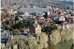 იყიდება 150 კვ.მ კომერციული ფართი გრიბოედოვის ქუჩაზე. ფართი არის ამჟმად საცხოვრებელი და გამოდგება კომერციული საქმიანობისთვის რადგანაც არის ტურისტულად აქტიურ ზონაში და არის 1 სართულზე. იდეალურია საოფისედ, კაფე/რესტორნისთვის, სასტუმროსთვის და სხვა კომერციული დანიშნულებისათვის. ფართი არის ტურისტულა აქტიურ ზონაში. img