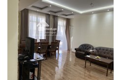 იყიდება 4 ოთახიანი გარემონტებული ბინა საბურთალოზე ახლლადაშენებულ შესახლებულ კორპუსში მისაღები ოთახით ცალკე სამზარეულოთი, 3 საძინებელით, 2 სველი წერტილით კორპუს აქვს მოწესრიგებული სკვერი img