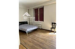 იყიდება ბინა ცენტრალურ უბანში, პრესტიჟულ ქუჩაზე.
ბინა არის ახალ აშენებულ კორპუსში მერვე სართულზე საუკეთესო ხედებით.
სურვილის შემთხვევაში რჩება ავეჯი.
img